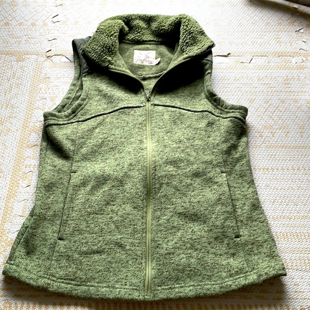 Faded Glory Sweater‎ Vest with Pockets and Sherpa Collar
